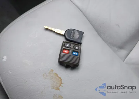 2005 Ford Crown Victoria Lx/Lx Sport z USA, uszkodzony, nr VIN 2FAHP74W15X126467